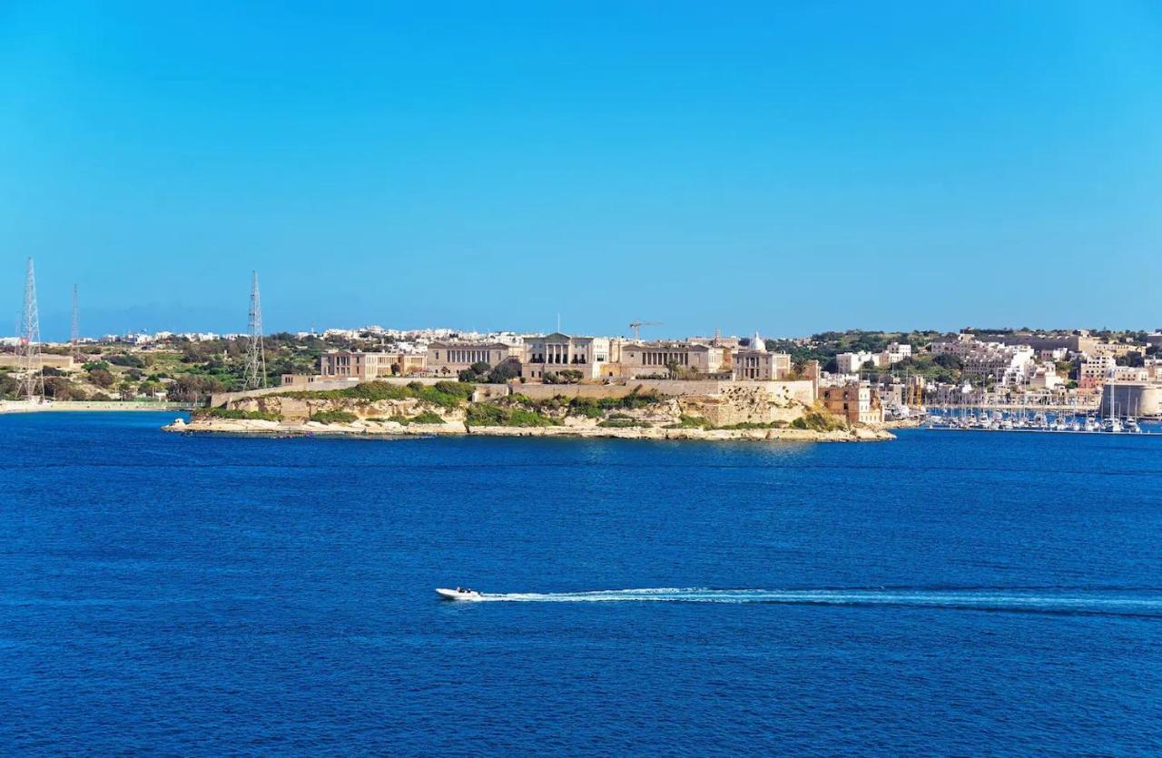 Modern Apt Kalkara Seafront! Exterior photo